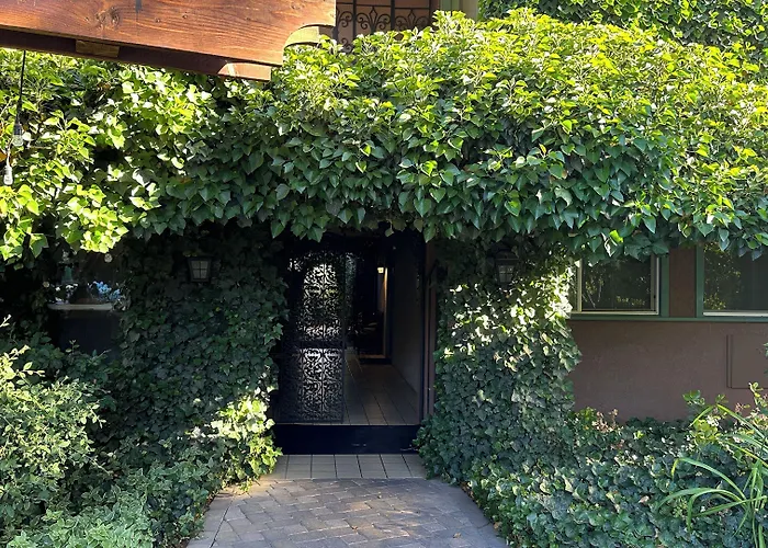 Lantern Light - Romantic Getaway (adults Only) 3* Sedona