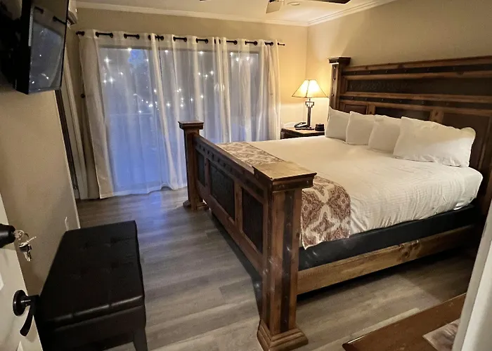 Lantern Light - Romantic Getaway (adults Only) 3*